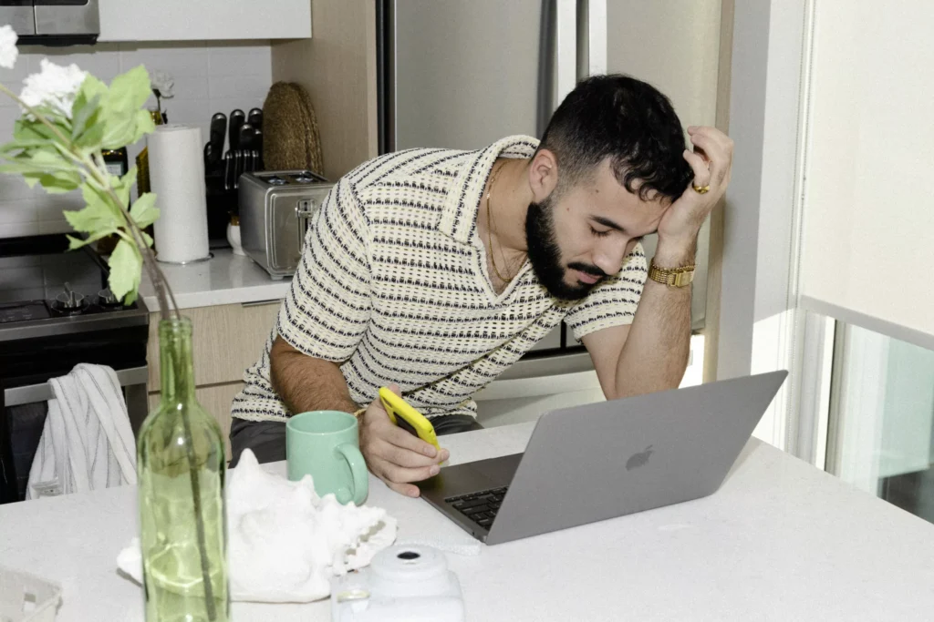 How to Determine Monitor Screen Size Without Measuring: Foolproof Methods