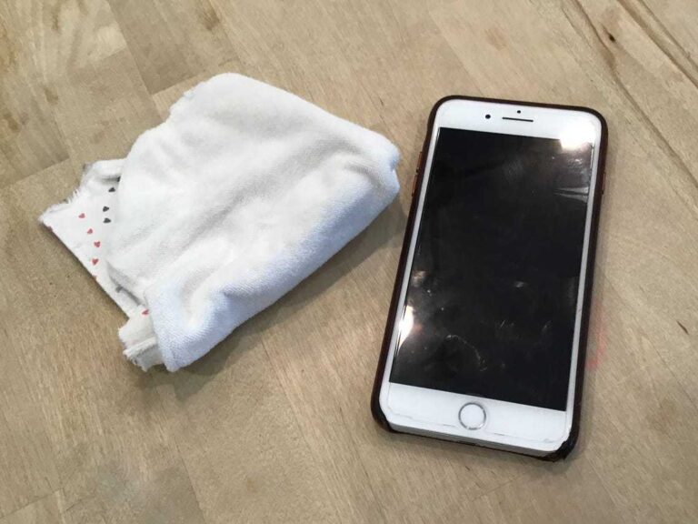 The Perfect Guide To Clean Your Iphone Screen