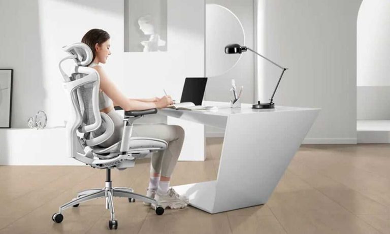 How To Set Up Your Gaming Chair With Your Desk For Comfort