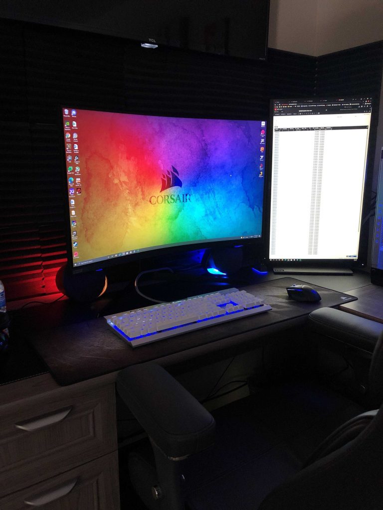 How Close Should You Sit To A Curved Monitor For Optimal Viewing