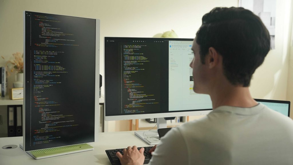 How To Use Vertical Monitor For Coding Effectively