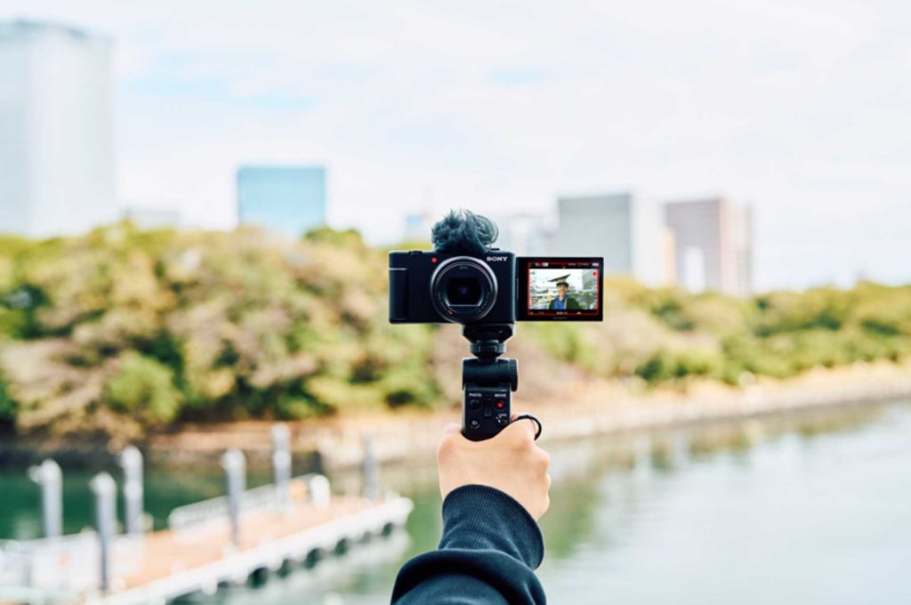 Is Wide Angle Webcam Good For Vlogging Benefits Explained